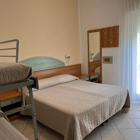 Hotel Delle Nazioni Чезенатико Екстериор снимка