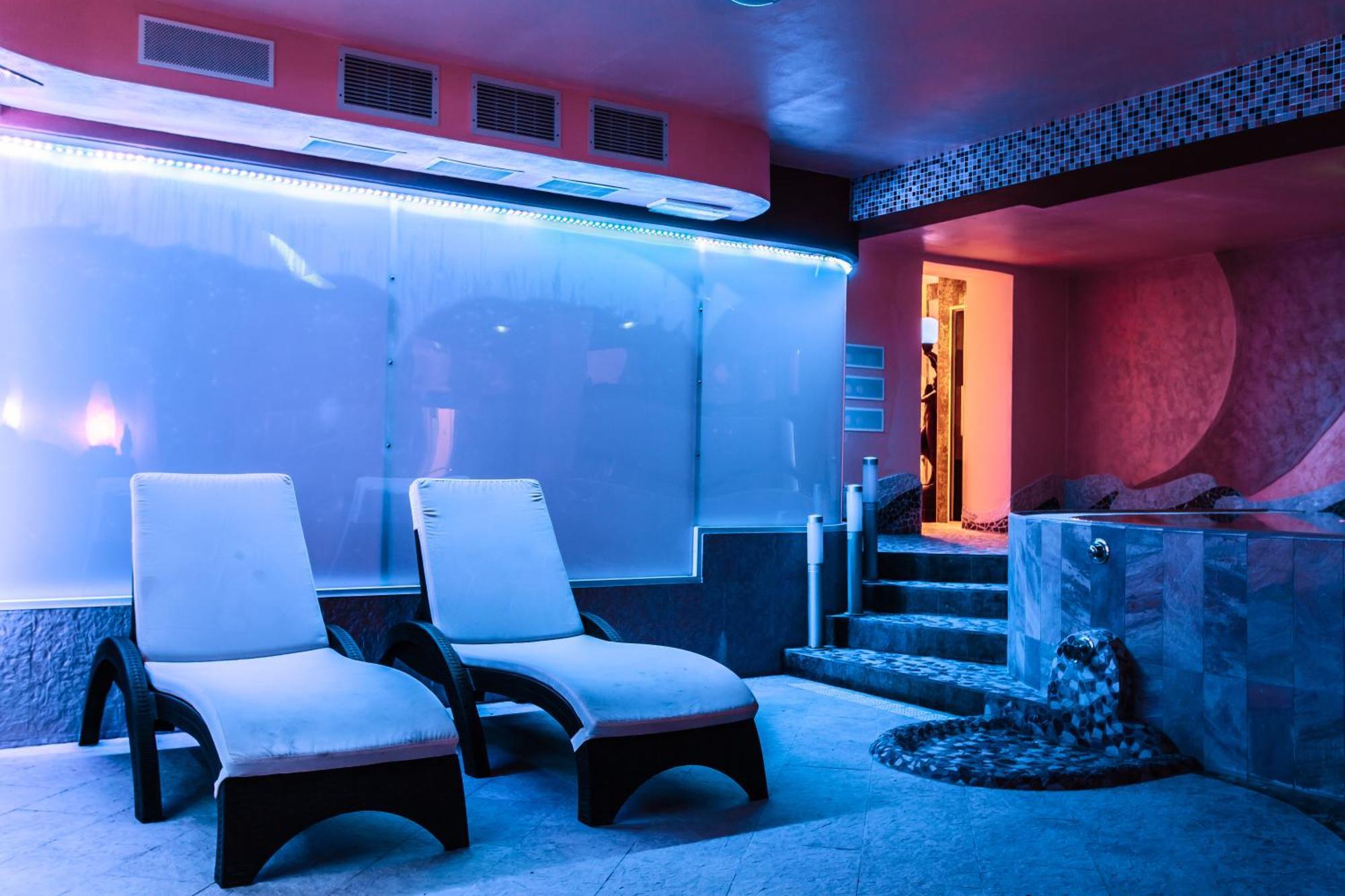 Hotel Delle Nazioni Чезенатико Екстериор снимка