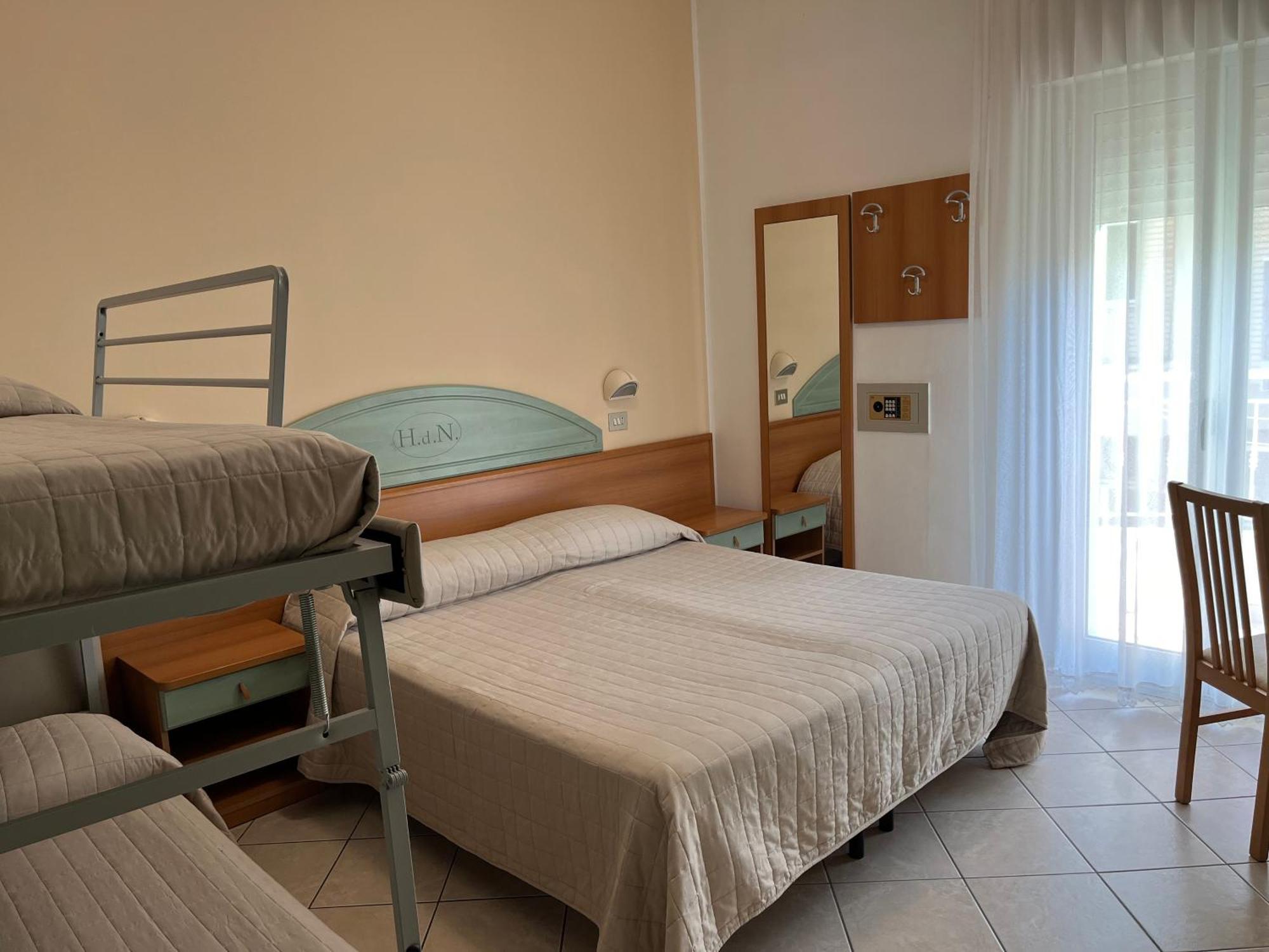 Hotel Delle Nazioni Чезенатико Екстериор снимка