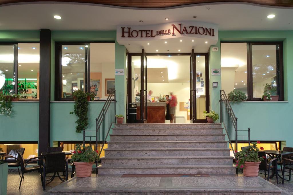 Hotel Delle Nazioni Чезенатико Екстериор снимка